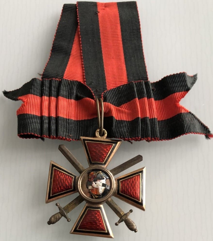 4th class Order of Saint Vladimir made by the Second Artistic Artel.jpg