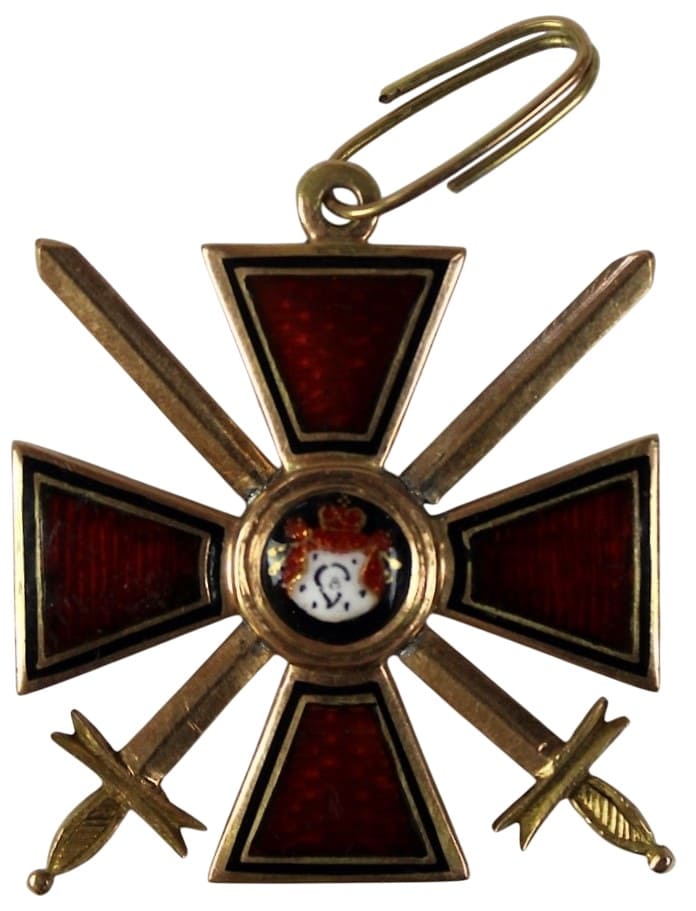 4th class Order  of St. Vladimir with non-Kapitul swords .jpg