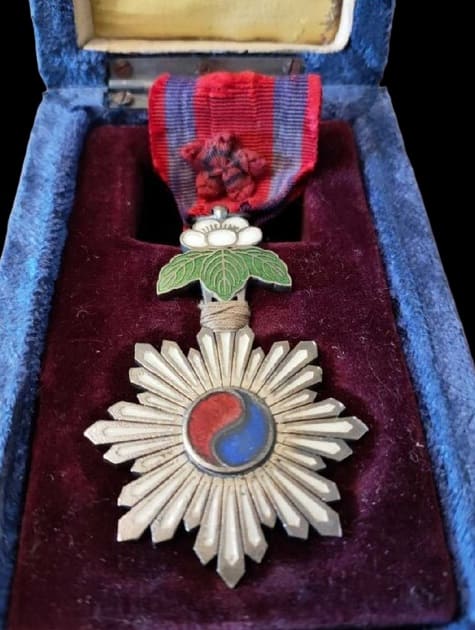 4th  class Order of Taeguk.jpg
