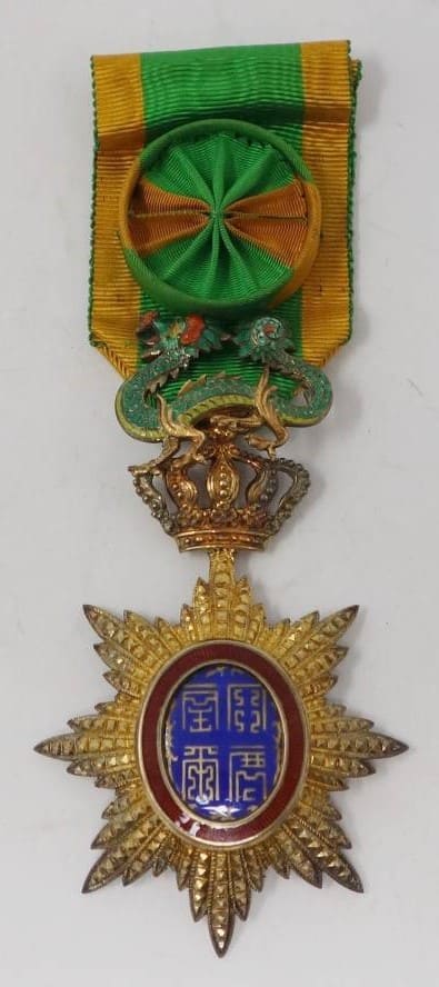 4th class Order of the Dragon of Annam made by Umekichi Suzuki.jpg