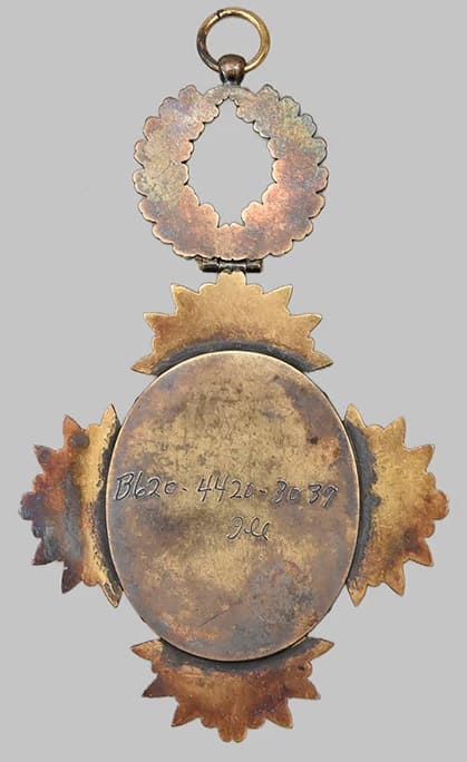 4th  Class Order  of the Precious Crown 勲四等宝冠章.jpg