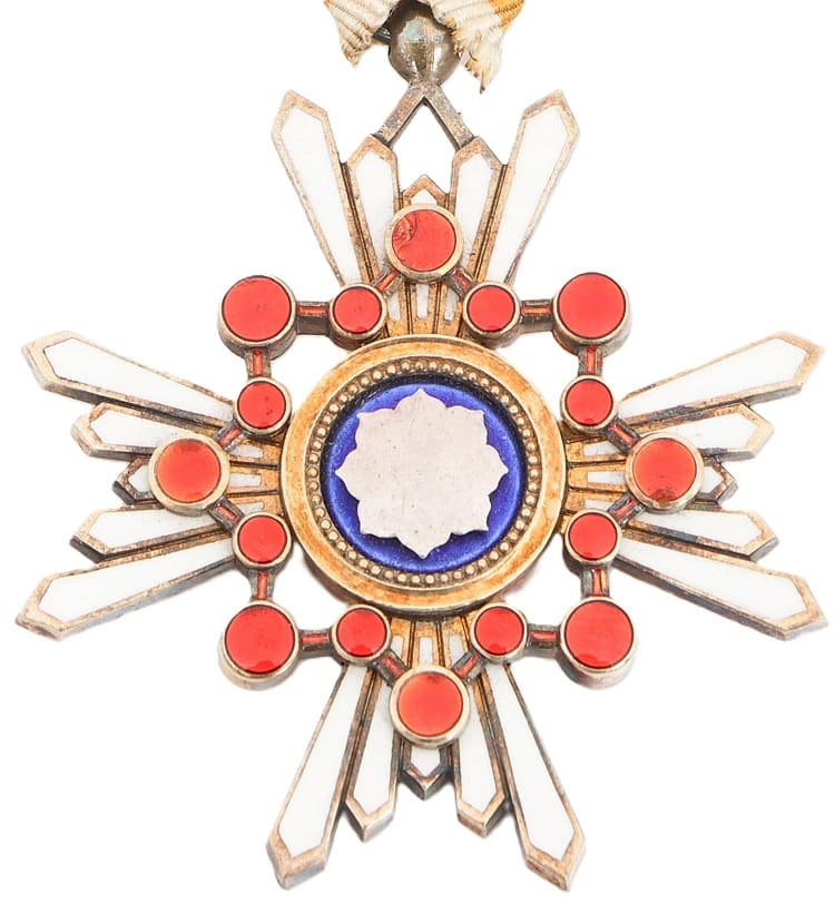 4th class order of the Sacred Treasure with mark  ヒ.jpg