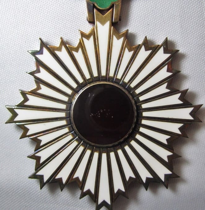 4th class   Rising Sun order awarded in 1970.jpg
