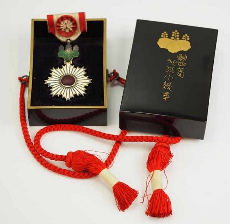 4th class Rising  Sun order in case for foreigners.jpg