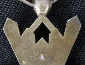 4th  class Sacred Treasure Order marked  ナ.jpg 4th  class Sacred Treasure Order marked  ナ.jpg