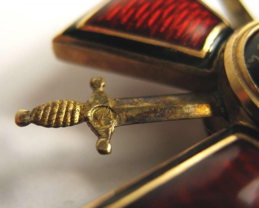 4th class Saint Vladimir with swords of bulbous  type ИК.jpg