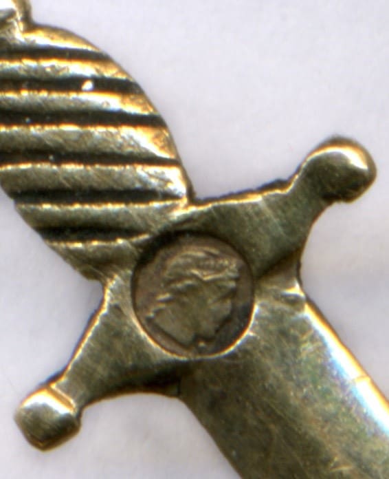 4th class Saint   Vladimir with swords of bulbous type ИК.jpg