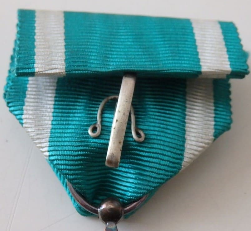 4th_class Golden Kite Order  awarded in 1938.jpg
