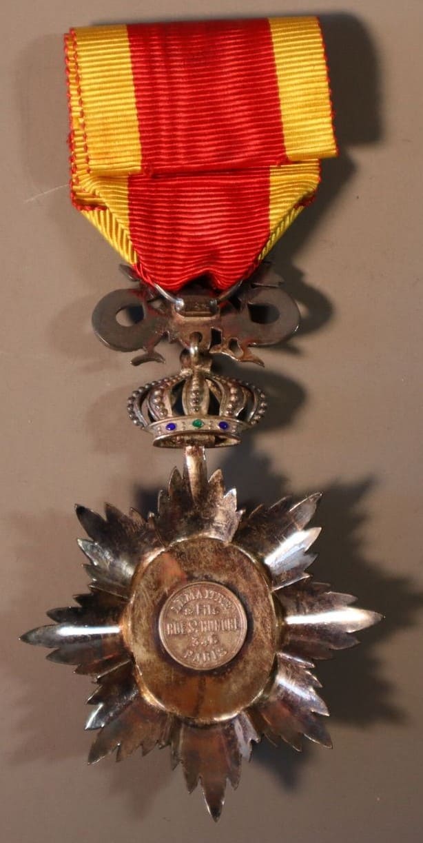5th class  Knight badge.jpg