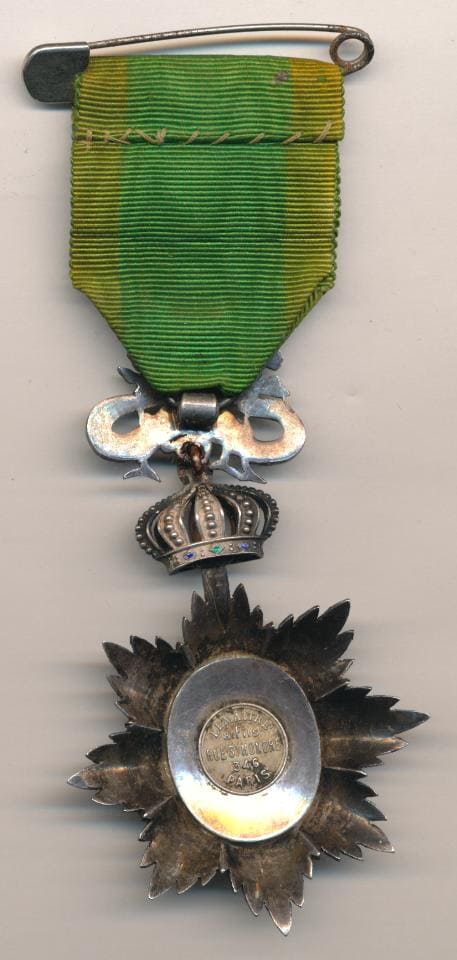 5th class Knight's  badge.jpg