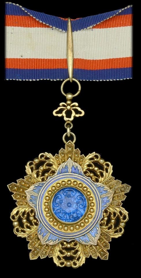 5th class Order of Brilliant Jade No.121.jpg