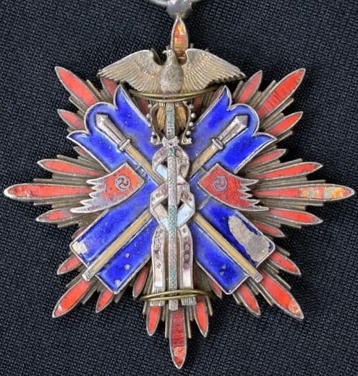 5th class Order of Golden Kite awarded in 1906.jpg