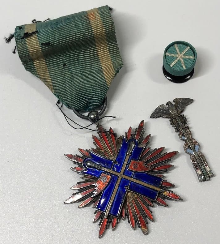 5th class  Order of Golden Kite.jpg