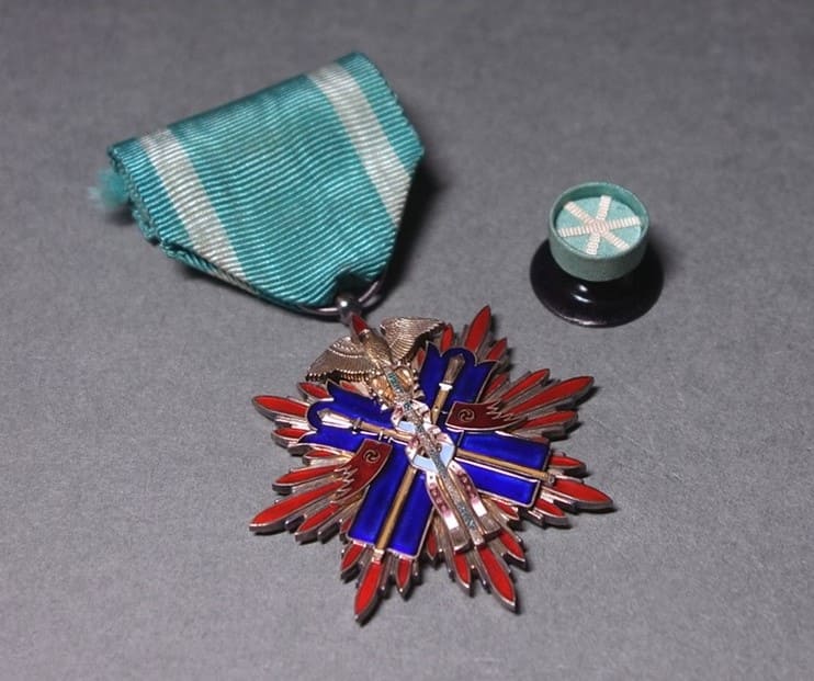 5th  class Order of Golden Kite.jpg