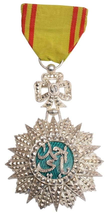 5th class Order of Nichan Iftikhar made by Arthus Bertrand.jpg