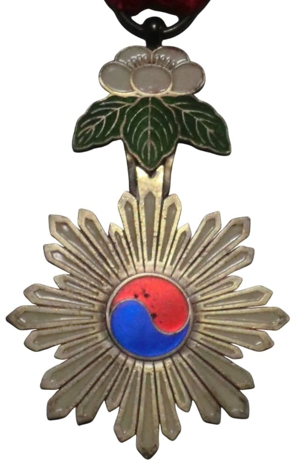 5th class Order  of Taeguk.jpg