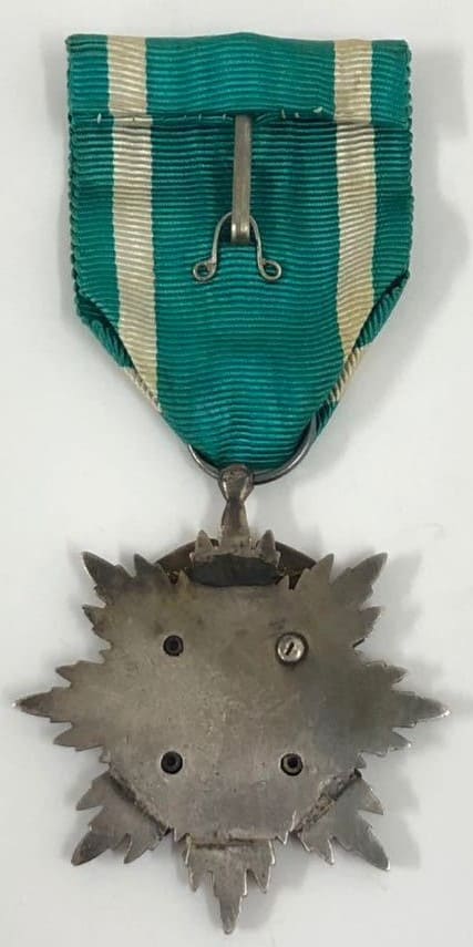 5th class Order of the Golden Kite.jpg