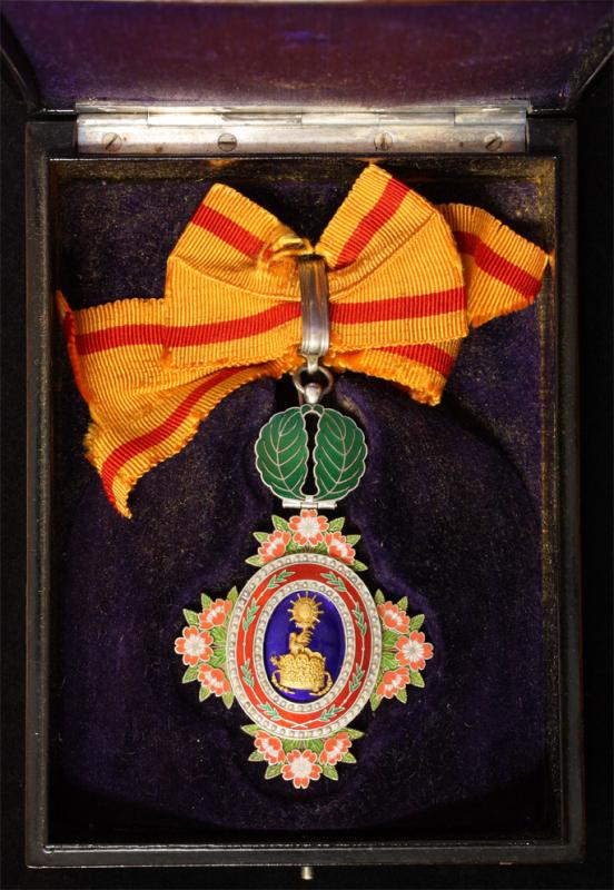 5th Class Orders of the Precious Crown   勲五等宝冠章.jpg