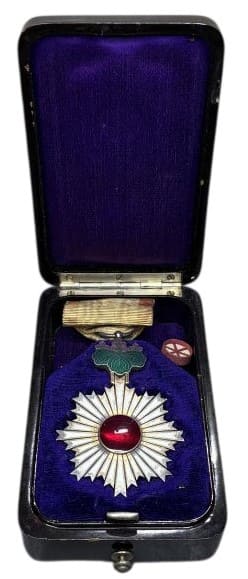 5th class Rising Sun Order in Early  Square Lacquer Case.jpg