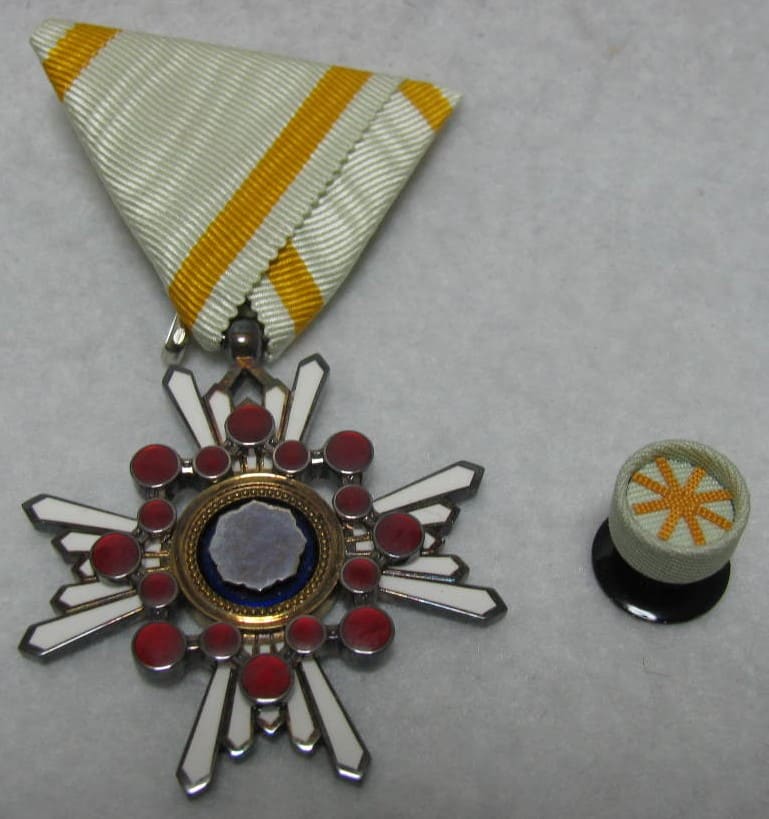 5th  class Sacred Treasure  order.jpg