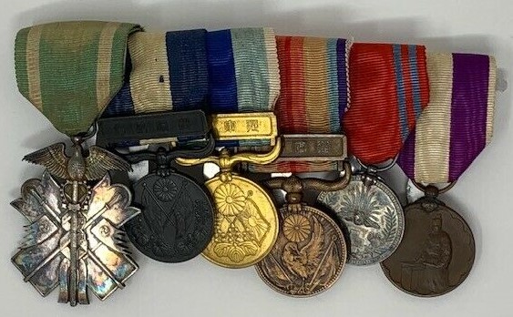 6-WW1-WW2-Japanese-Soldier-War-Uniform-Medal.jpg