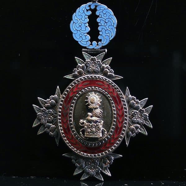 6th Class Order  of the Precious Crown.jpg