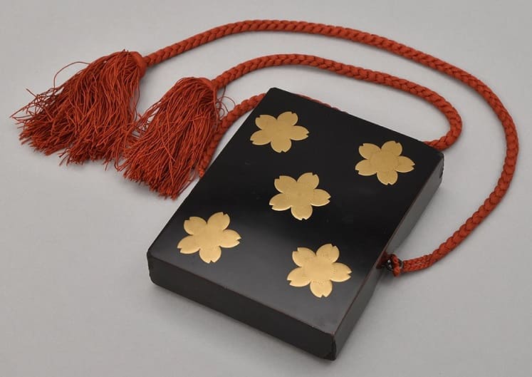 6th  class Precious Crown order from Meiji era with case for foreigners.jpg