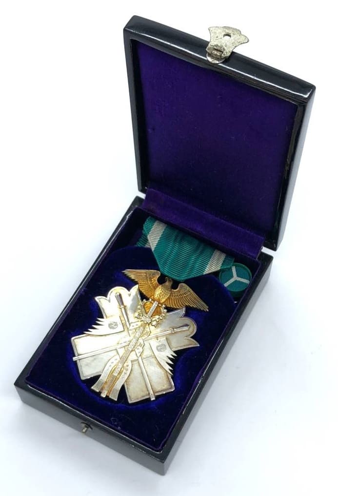 7th class Golden Kite order marked M posthumously awarded in  1932.jpg