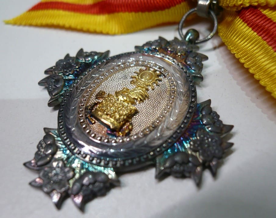 7th Class Orders of the Precious Crown/勲七等宝冠章 | Medals of Asia