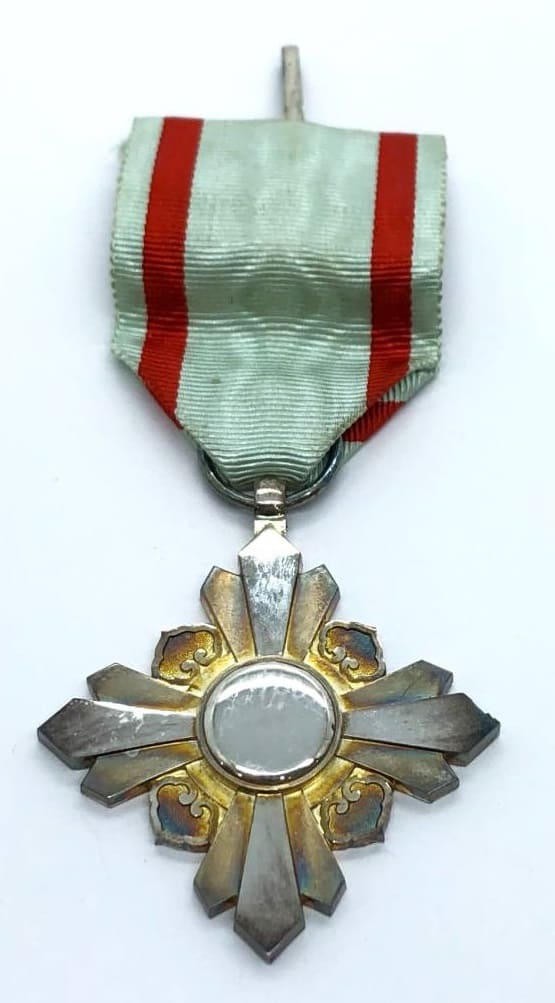 8th class Auspicious Clouds order.jpg