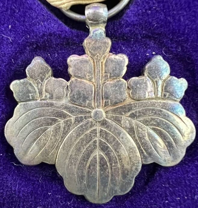 8th class Order  of Rising Sun with mark 美 made by Shobido workshop.jpg