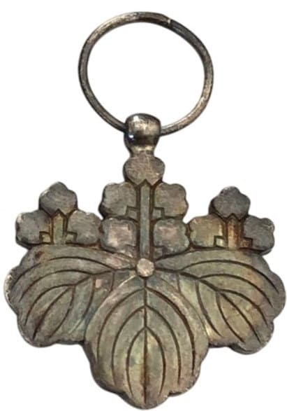 8th class order of  the Rising Sun with mark ヒ.jpg