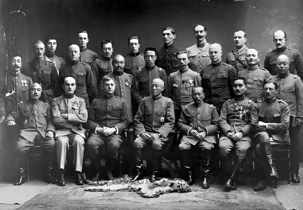 American and Japanese generals and staff.jpg