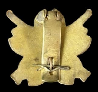 Army  Marksmanship Badge made by  Munitions Manufacturing Co., Ltd..jpg