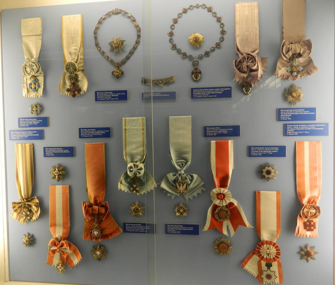 Awards of the president of Czechoslovakia Edvard Beneš.jpg