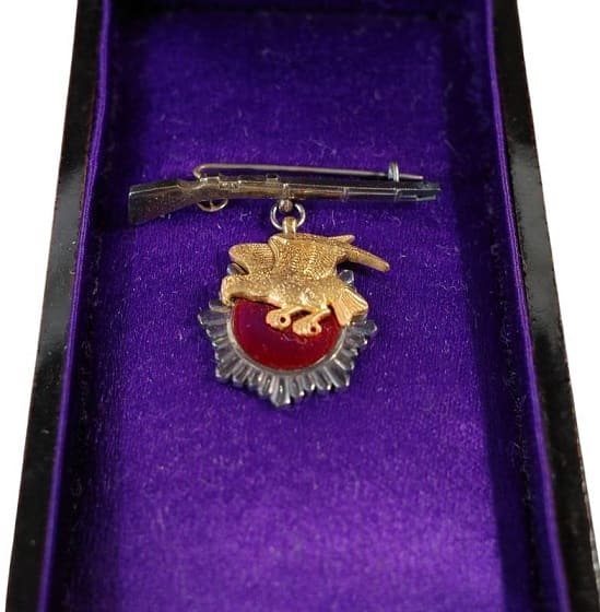 Badge of Japan Athletic  Association  Meritorious Service Badge.jpg