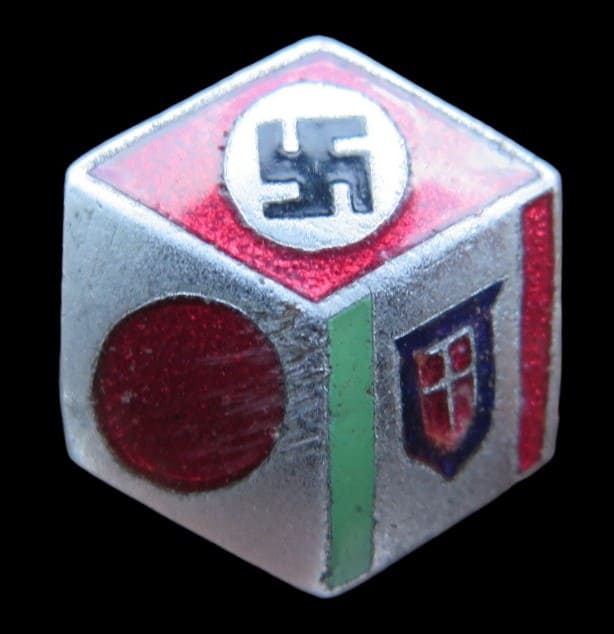 日独伊三国同盟 バッジ.jpg