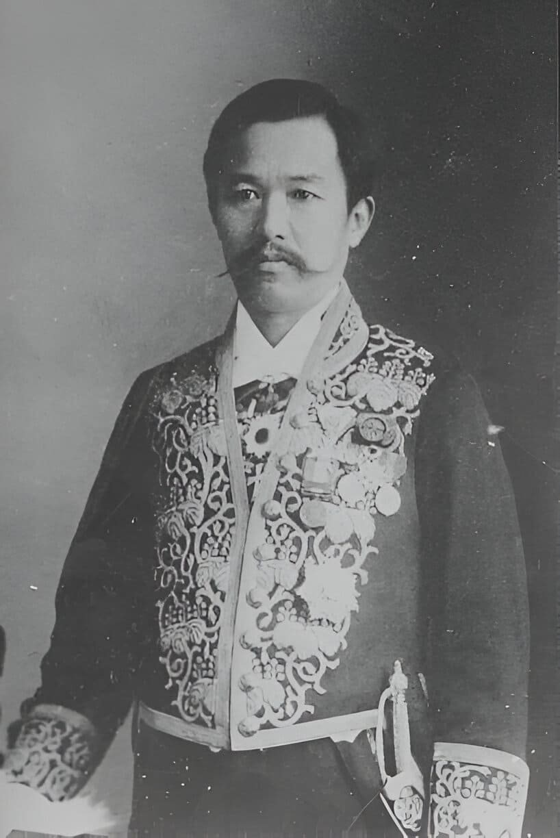 Baron Kenjiro Den (1853-1930).jpg Baron Kenjiro Den (1853-1930).jpg