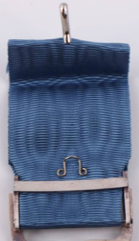 Blue Ribbon Medal of Honor  awarded in 2006.jpg