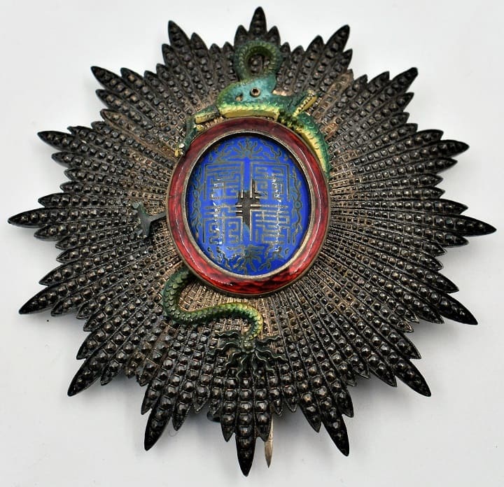 Breast star awarded to a French General Gaston Billotte.jpg