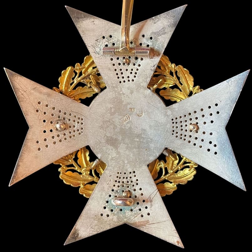 Breast star Luxembourgian order of the Oak Crown.jpg