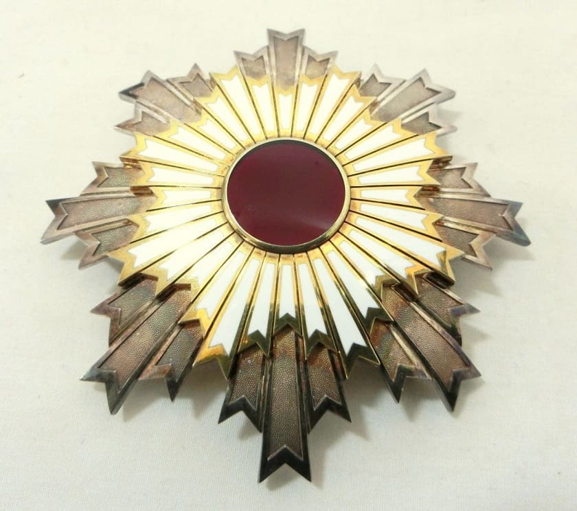 Breast star of Rising Sun order with mark M.jpg