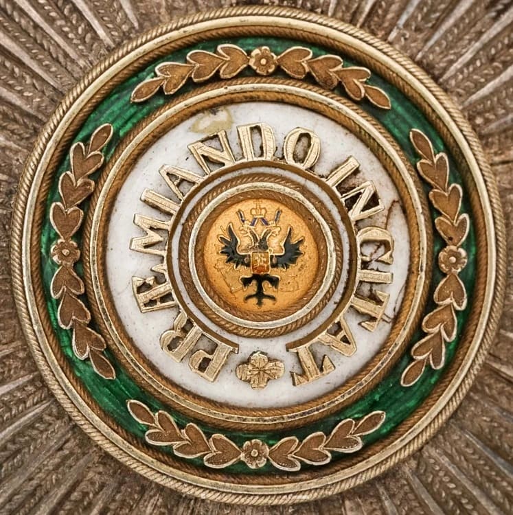 Breast star of Stanislaus  Order for Non-Christians made by Julius Keibel workshop.jpg