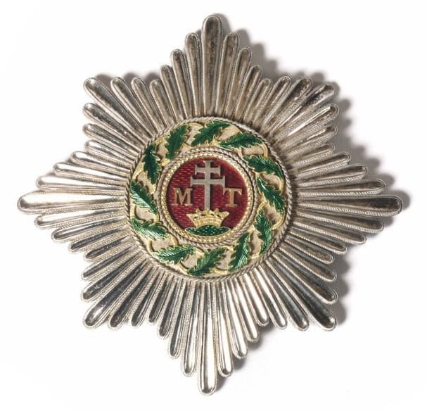 Breast star of the order of Saint Stephen of Hungary.jpg