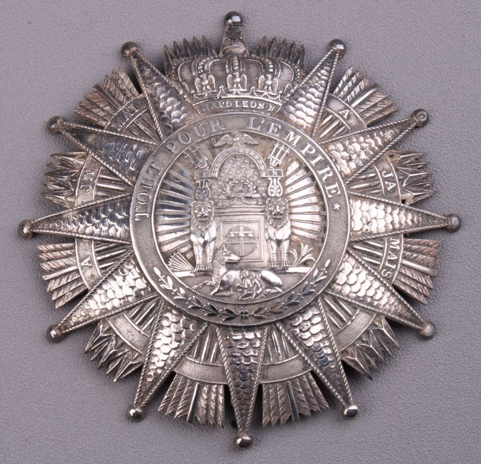 Breast star of the Order of the Reunion.jpg