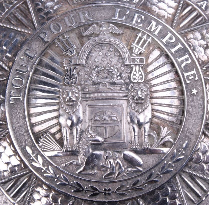 Breast star of  the  Order of the Reunion.jpg