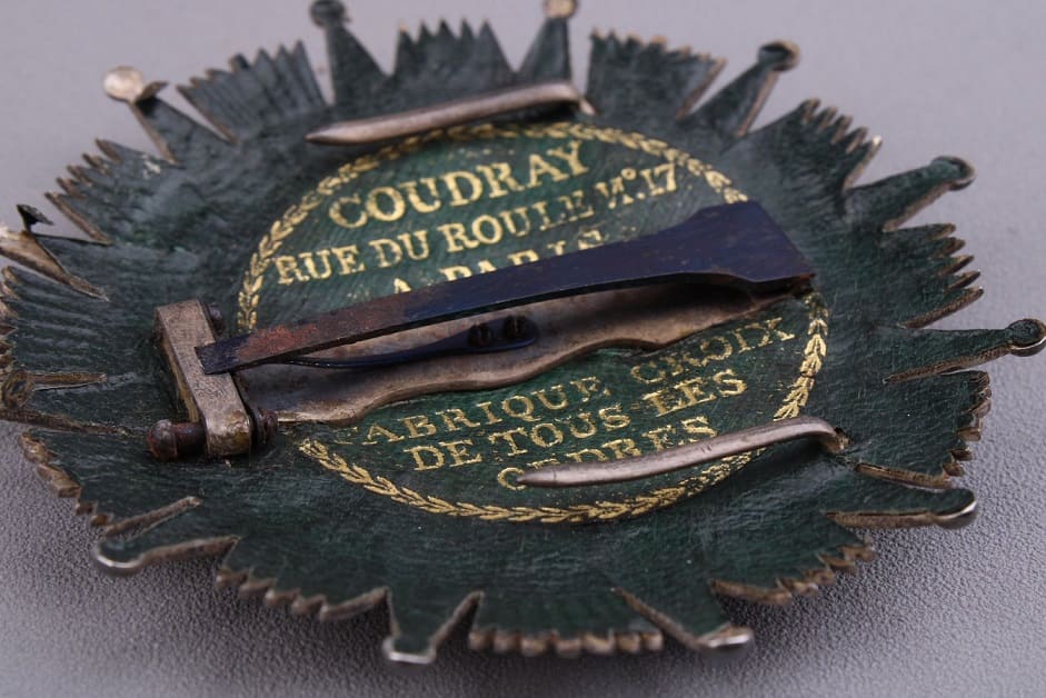 Breast star of the Order of the  Reunion.jpg