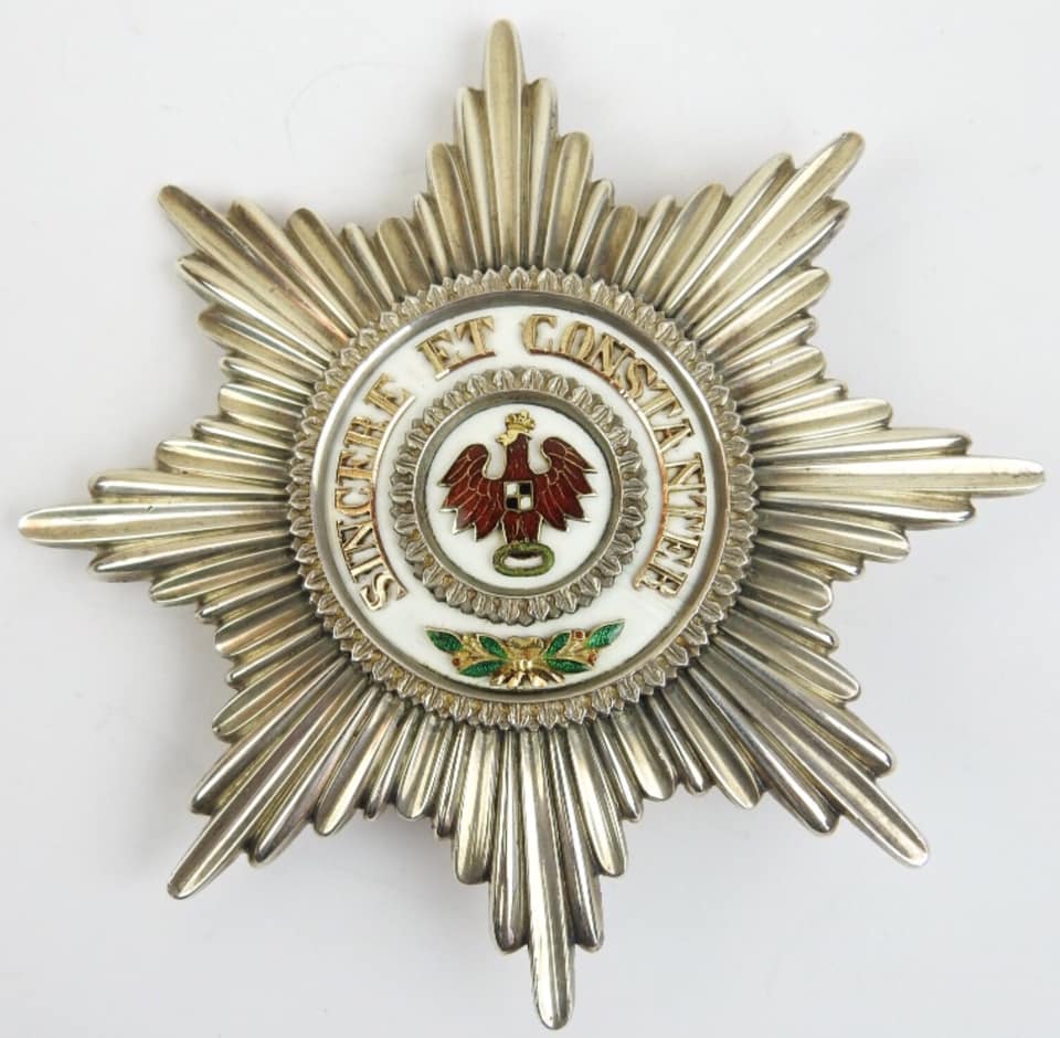 Breast star of the Prussian Red Eagle order Roter Adlerorden made by Nichols&Plinke.jpg