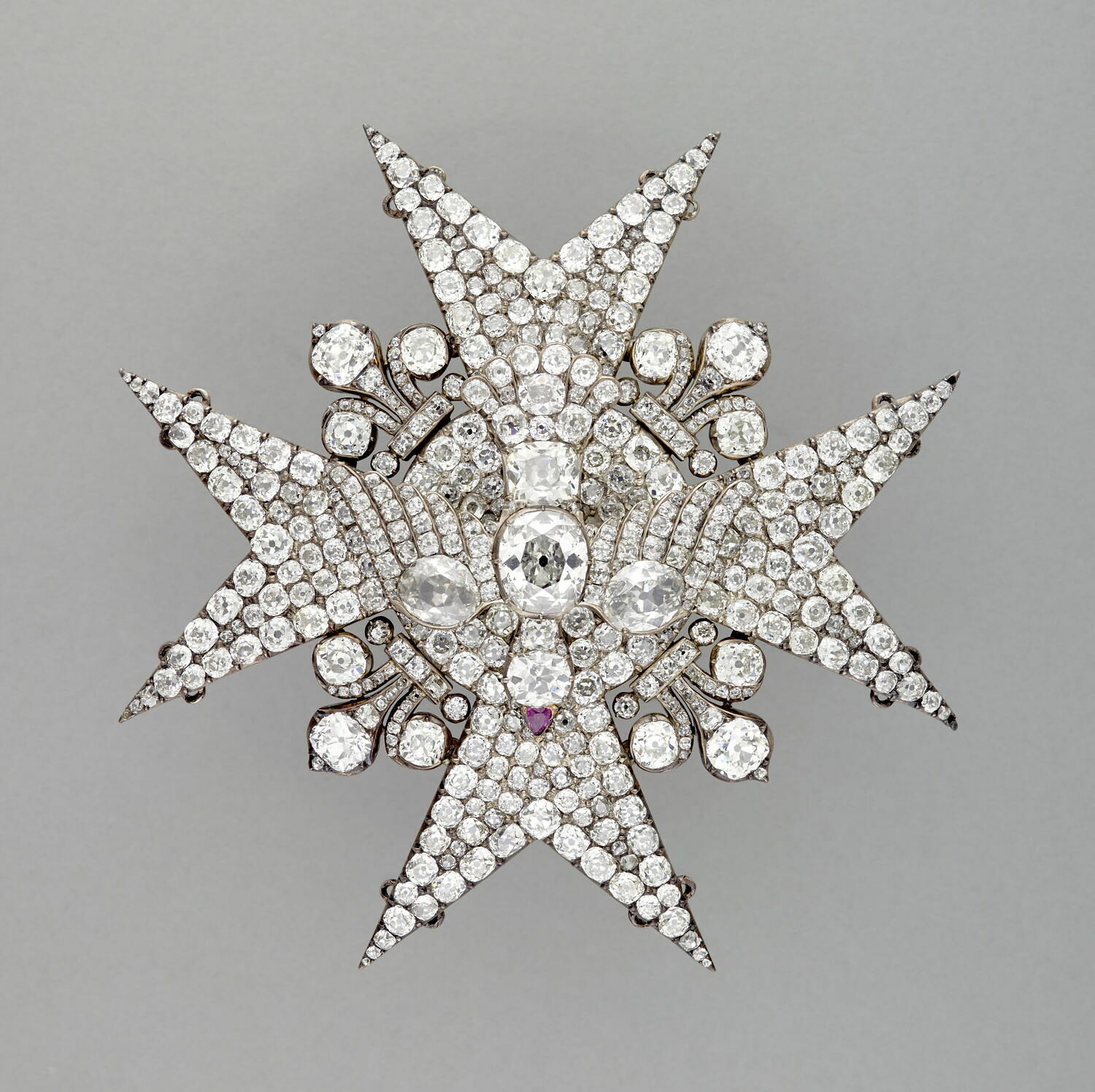 Breast Star Order of the Holy Spirit presented by Louis XV to the Felipe I de Borbón.JPG
