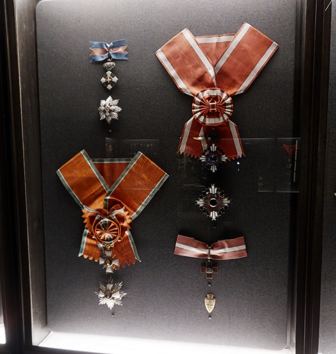 Carl Gustaf Emil Mannerheim Order of the Paulownia Flowers ....jpg